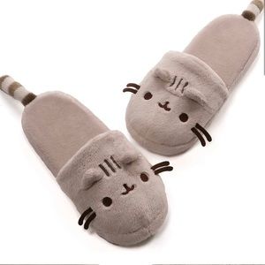 GUND 12’’ Soft Plush Slipper, Gray, One Size Fits Most- NEW